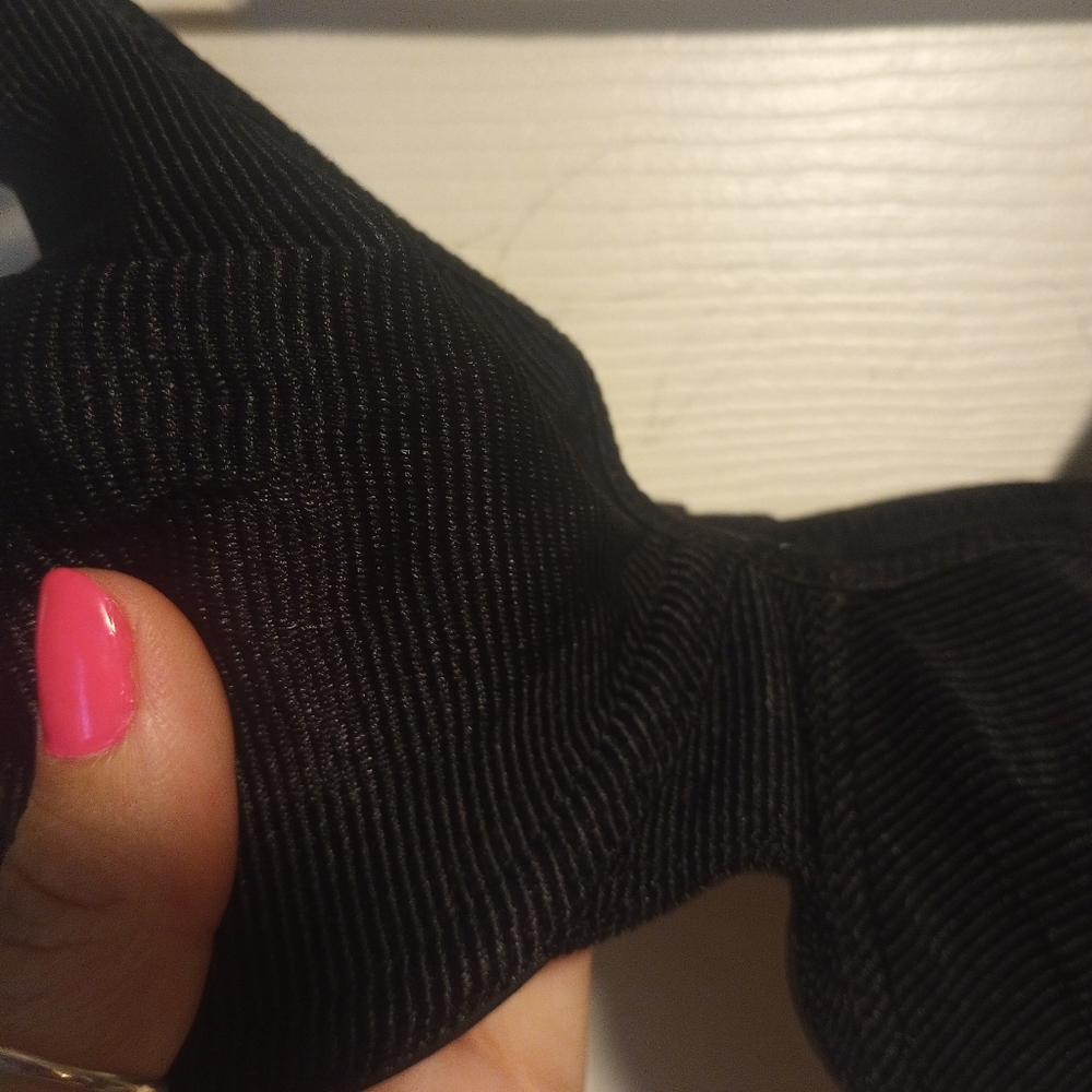 Bras - Picture 2 of 5